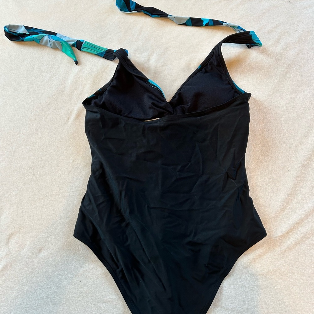 Cupshe Halter One-Piece Swimsuit with Blue Floral Accents - Picture 3 of 4